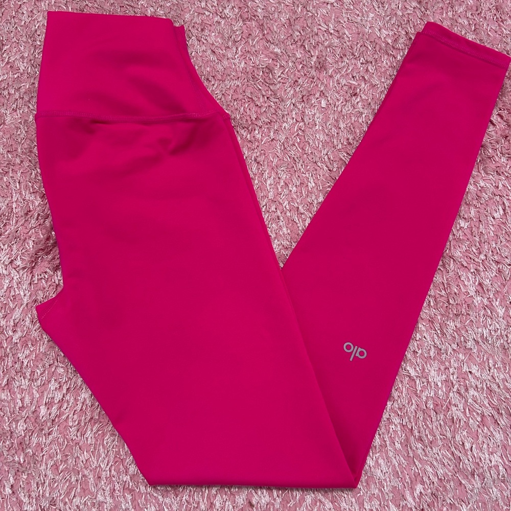 ALO Yoga Fuchsia Activewear
